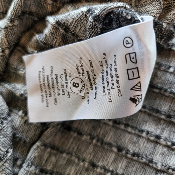 Long sleeve side split nursing top - Picture 6 of 8